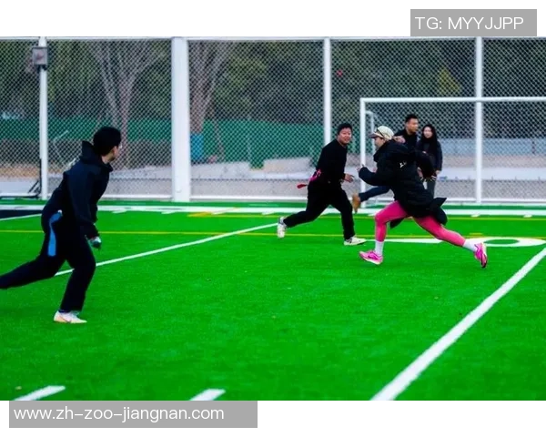 足球踢蛋蛋的趣味挑战赛让你体验不一样的运动乐趣与团队合作精神